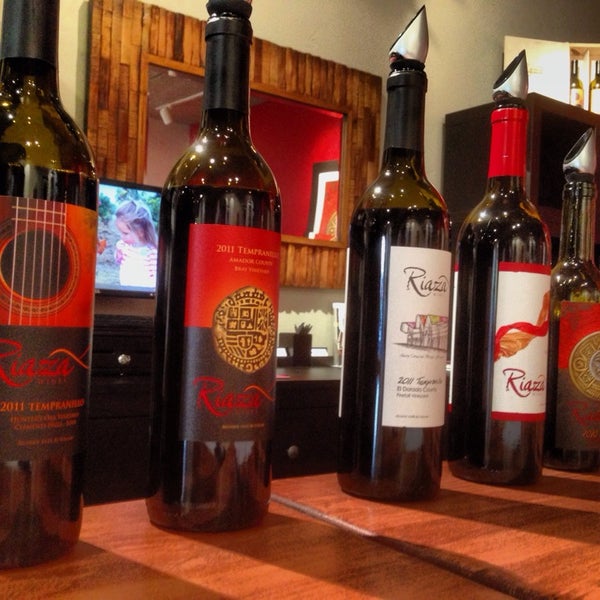 Riaza Wines Wine Bar in Lodi