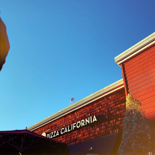 Foto tirada no(a) Pizza California por David B. em 1/7/2020