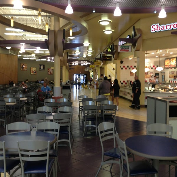 8/23/2013 tarihinde Marquezziyaretçi tarafından Animas Valley Mall'de çekilen fotoğraf
