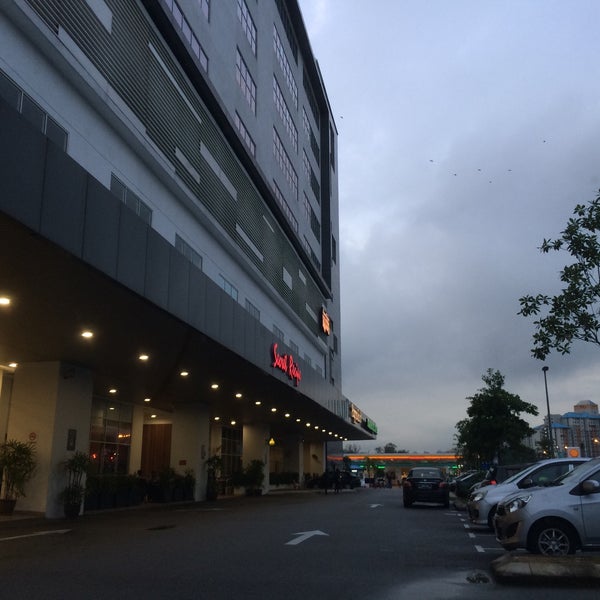 wisma standard chartered bukit jalil
