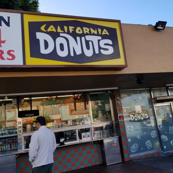 Снимок сделан в California Donuts пользователем Jennifer F. 1/1/2023