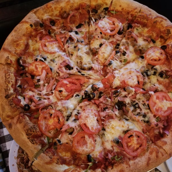 Vincenzo's Pizza of Saugus Pizzeria in Newhall