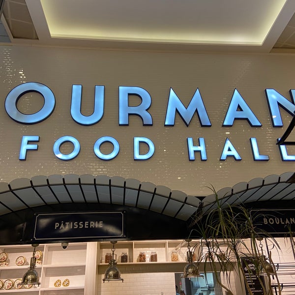 Foto tirada no(a) Gourmand Food Hall por Fede S. em 4/9/2021