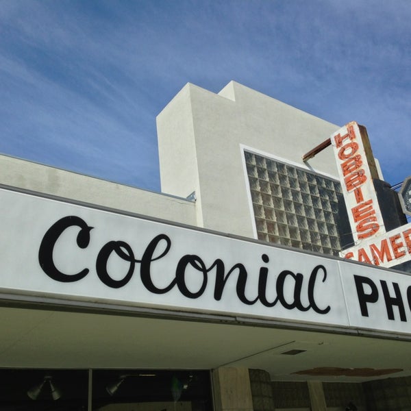 Foto diambil di Colonial Photo &amp; Hobby oleh Calvin F. pada 2/16/2013