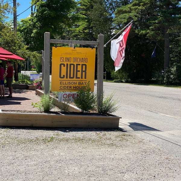 Photo taken at Island Orchard Cider by Laila H. on 7/13/2020