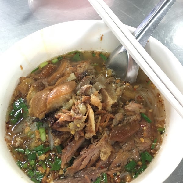 Photo taken at Je Sunee Noodle by Cheese L. on 4/11/2019