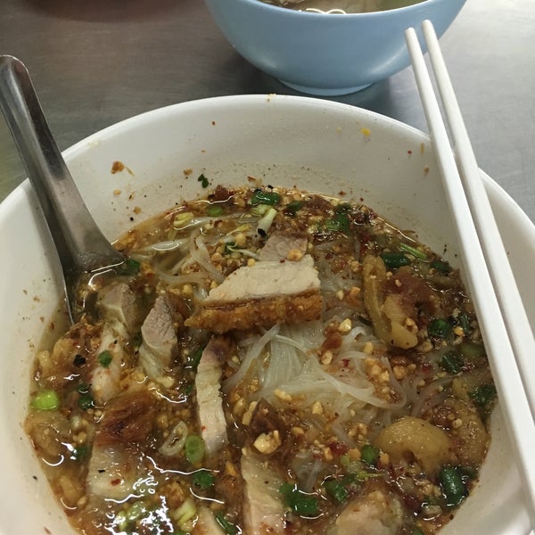 Photo taken at Je Sunee Noodle by Cheese L. on 8/10/2019
