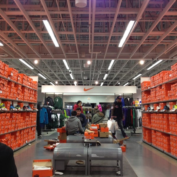 nike outlet woodbury common