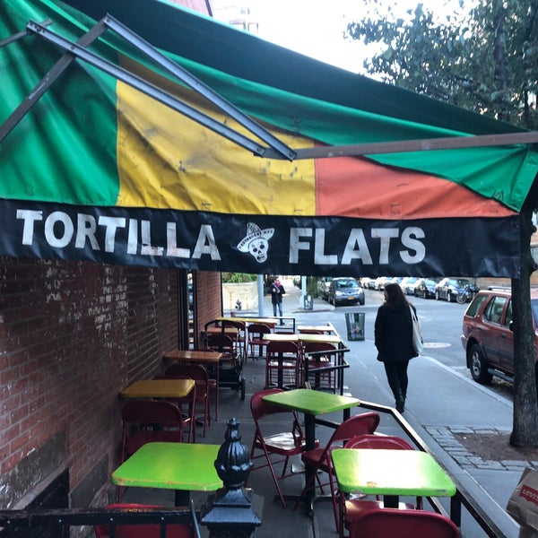 รูปภาพถ่ายที่ Tortilla Flats โดย Eric N. เมื่อ 10/21/2018