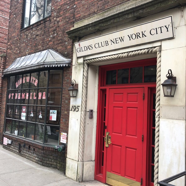 Снимок сделан в Gilda&#39;s Club New York City пользователем Eric N. 4/12/2019