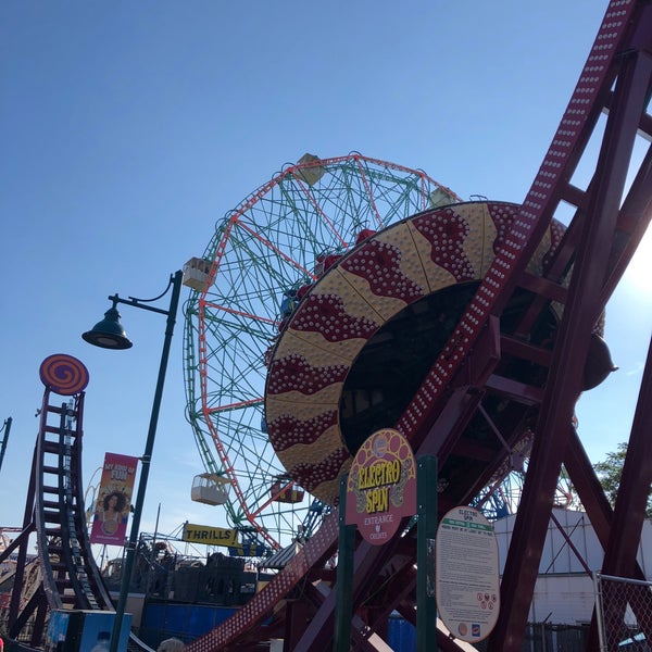 Electro Spin Theme Park Ride Attraction In Brooklyn