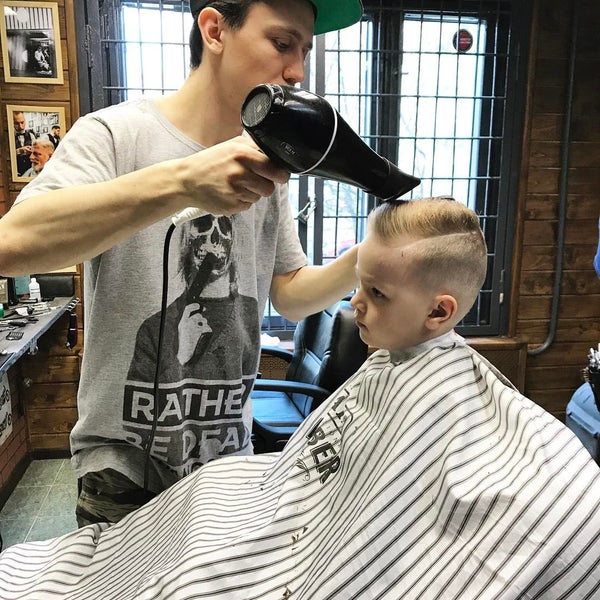 Олдбой барбершоп интерьер. Барбершоп мытищи олдбой. Oldboy барбершоп спб. Олдбой мытищи колпакова. Барбершоп новопеределкино.