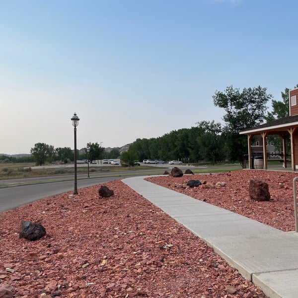 Elkhorn Quarters Hotel in Medora