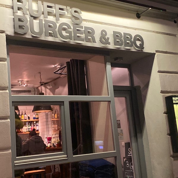 รูปภาพถ่ายที่ Ruff&#39;s Burger โดย Me &amp; You เมื่อ 3/21/2022
