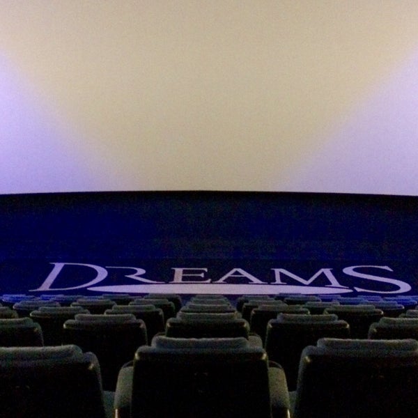 Foto scattata a Cines Mk2 Palacio de Hielo da Antonio H. il 12/8/2014