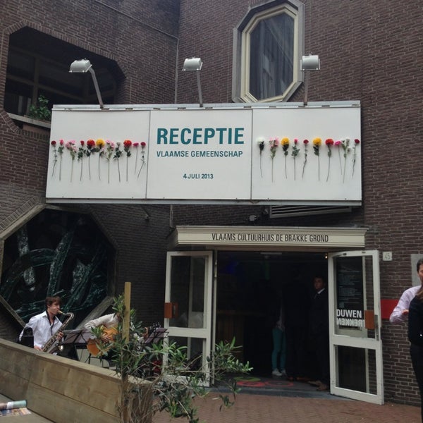 7/4/2013 tarihinde Alexanderziyaretçi tarafından Vlaams Cultuurhuis de Brakke Grond'de çekilen fotoğraf