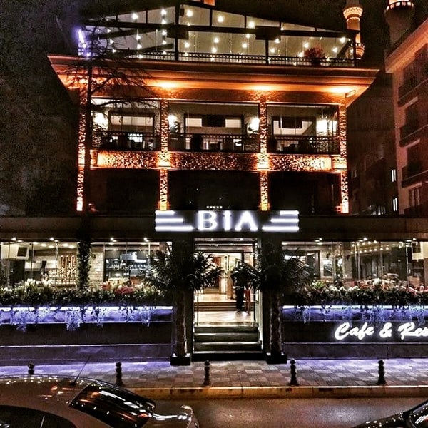 รูปภาพถ่ายที่ BİA Cafe Restaurant โดย BİA Cafe Restaurant เมื่อ 9/7/2017
