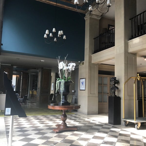 รูปภาพถ่ายที่ Hotel Duquesa de Cardona โดย Sigga Bryndís S. เมื่อ 9/3/2017