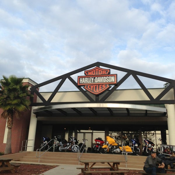 Foto diambil di Gainesville Harley-Davidson oleh Karina C. pada 1/2/2013