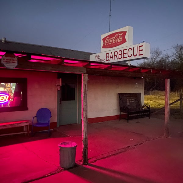 รูปที่ texas chainsaw massacre gas station โบราณสถาน ใน Bastrop