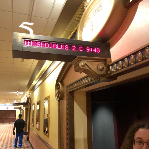 AMC Star Fairlane 21 Cine en Fairlane Town Center