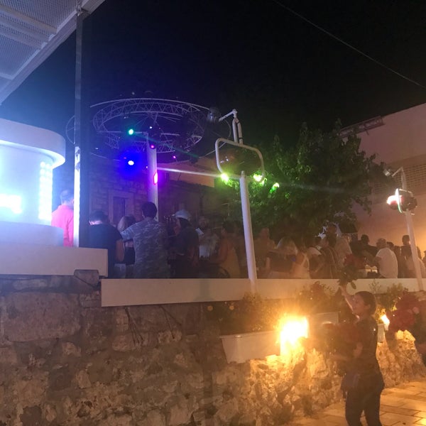 Photo taken at Küba Restaurant &amp; Lounge Bar by Kenan K. on 6/7/2019