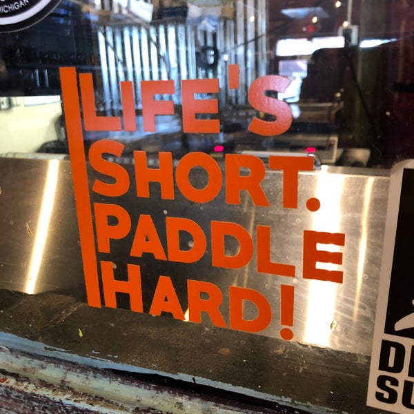 3/2/2018 tarihinde Eddy G.ziyaretçi tarafından Paddle Hard Brewing'de çekilen fotoğraf