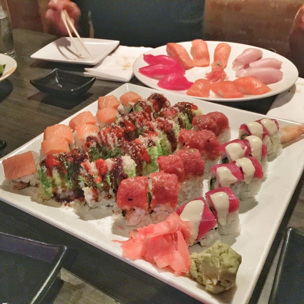 รูปภาพถ่ายที่ Maiko Sushi Lounge โดย Carlos M. เมื่อ 9/12/2015