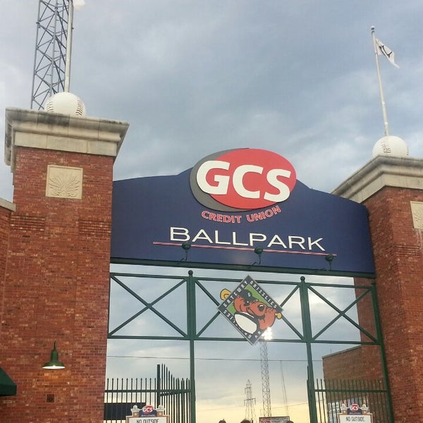 Das Foto wurde bei GCS Ballpark von JoyLynn W. am 6/12/2013 aufgenommen