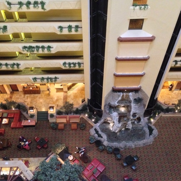 รูปภาพถ่ายที่ Albuquerque Marriott Pyramid North โดย Eldar H. เมื่อ 11/24/2013