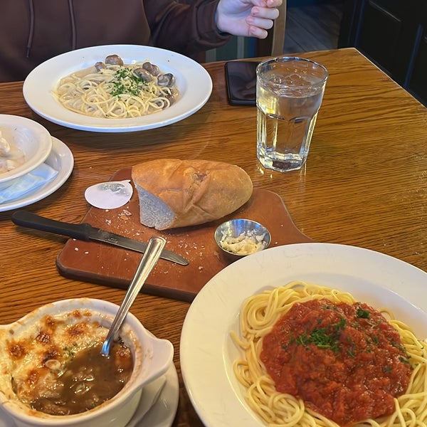 The Old Spaghetti Factory Downtown New Westminster ニューウエストミンスター、BC