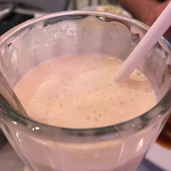 The world's best milkshake, the apple pie milkshake! One is more than enough to share... the California burger was amazing as well as the ribs! This place should have 10/10