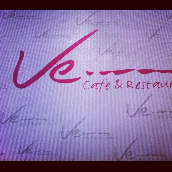 Foto tirada no(a) Ve Cafe &amp; Restaurant por ESİN em 3/20/2013