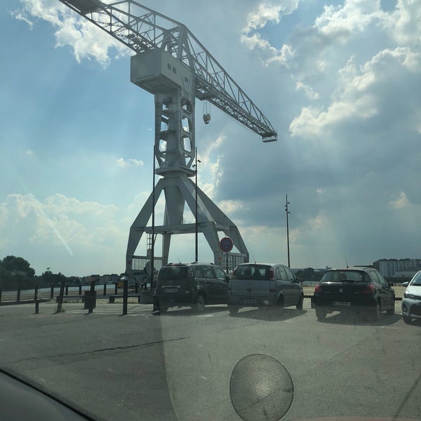 Grue Titan Grise Ile De Nantes 0 Tips