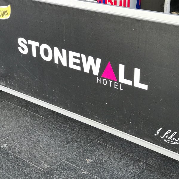 Photo taken at Stonewall Hotel by Ozgenre on 10/23/2018