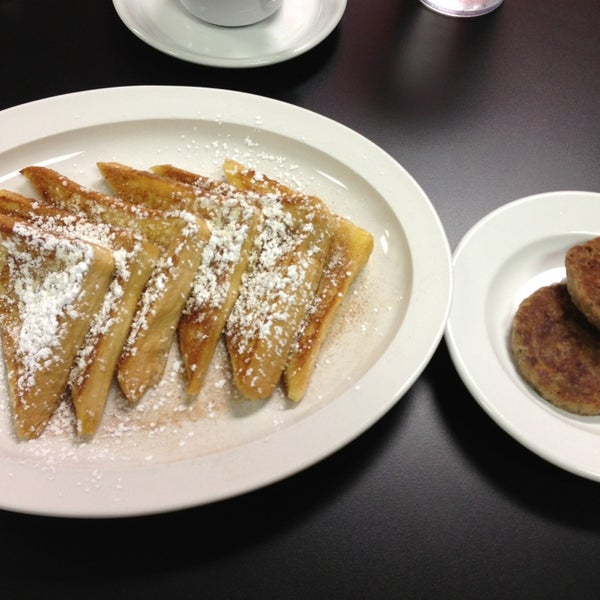 รูปภาพถ่ายที่ Chrome Plated Diner โดย Bill H. เมื่อ 12/26/2012