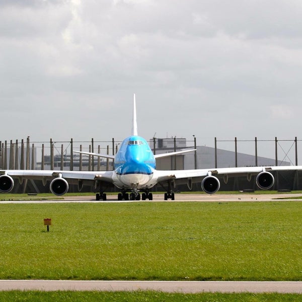Foto diambil di Bandar Udara Eindhoven (EIN) oleh Roelof J. pada 5/15/2015