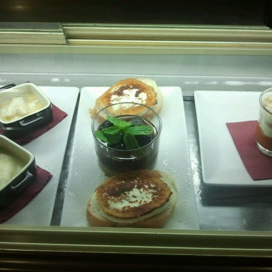 Foto scattata a Nou Raspa Restaurant da Manuel il 10/4/2012