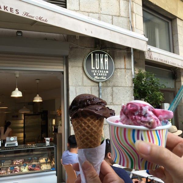 Foto tomada en Luka Ice Cream &amp; Cakes  por Jia Rong L. el 6/3/2019