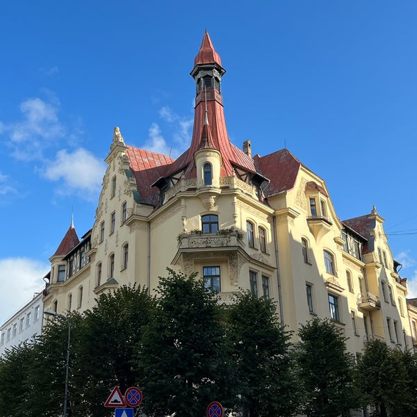 Снимок сделан в Art Nouveau Riga пользователем Jia Rong L. 10/16/2023