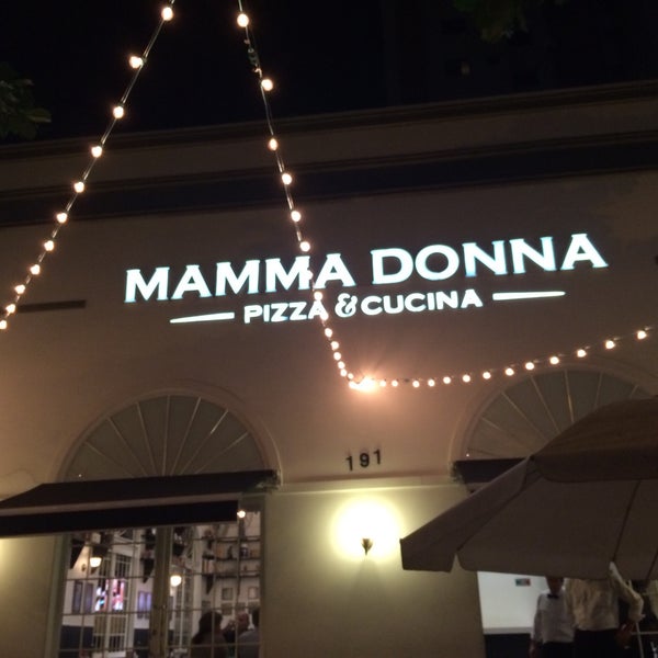 Foto diambil di Mamma Donna Pizza &amp; Cucina oleh Guilherme B. pada 11/16/2015