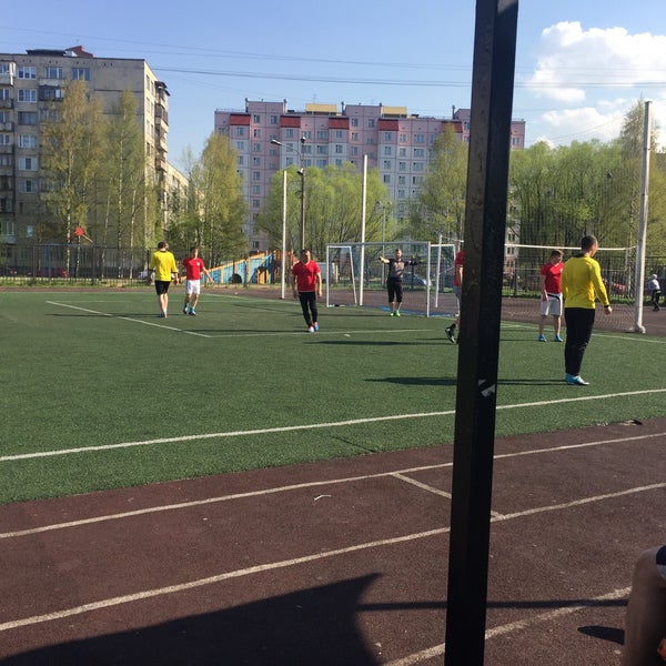 Большая поляна школа. Школа полянка балашиха. Большеполянская оош. Спортивная школа камские поляны. Учителя 2 школы камские поляны.