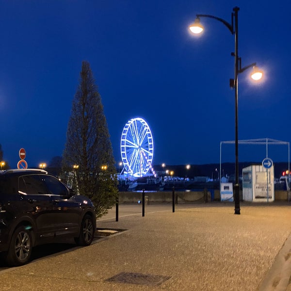 Photo taken at Port d’Honfleur by YAB I. on 4/9/2022