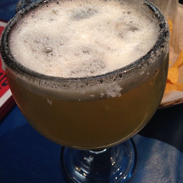 Foto diambil di San Antonio Bar &amp; Grill oleh Kevin S. pada 4/22/2014