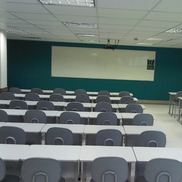 Photo taken at Faculdade Ruy Barbosa - Campus Paralela by Bernardo A. on 1/28/2013