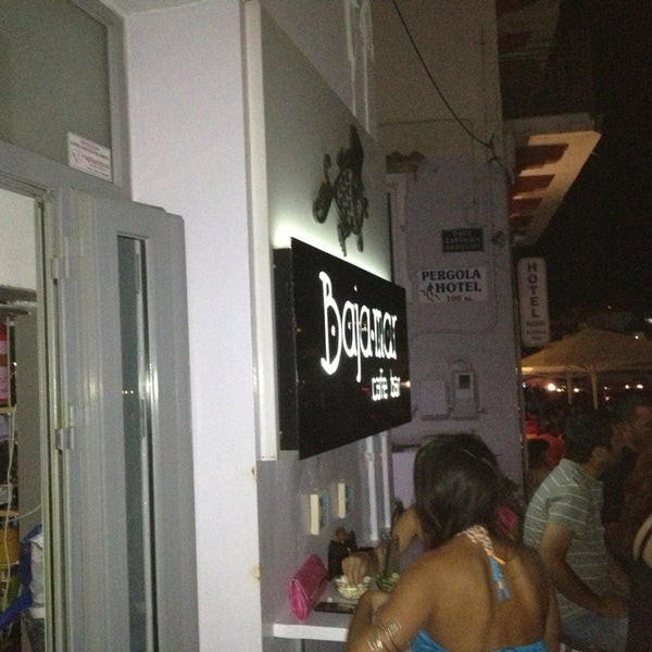 รูปภาพถ่ายที่ Bajamar Cocktail Bar โดย Manos K. เมื่อ 6/29/2013