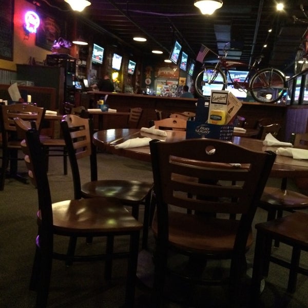 7/27/2014にMichael N.がKickstand Burgers -n- Barで撮った写真