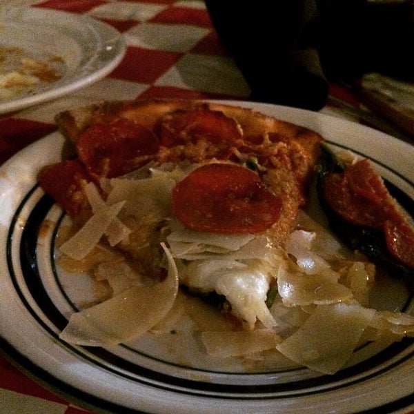 Foto tirada no(a) Bono Pizza por Michael N. em 2/28/2015
