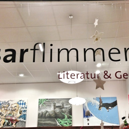 รูปภาพถ่ายที่ Isarflimmern - Literatur &amp; Geschenke โดย DoSchu S. เมื่อ 11/16/2012