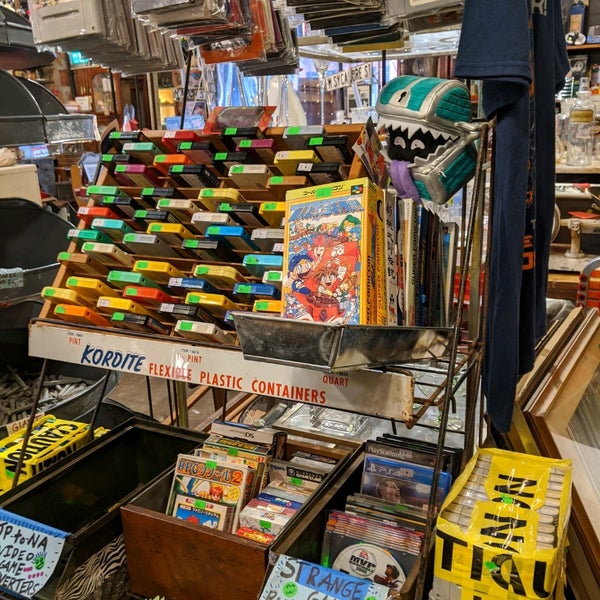 Antiques Garage Chelsea Nyc Dandk Organizer